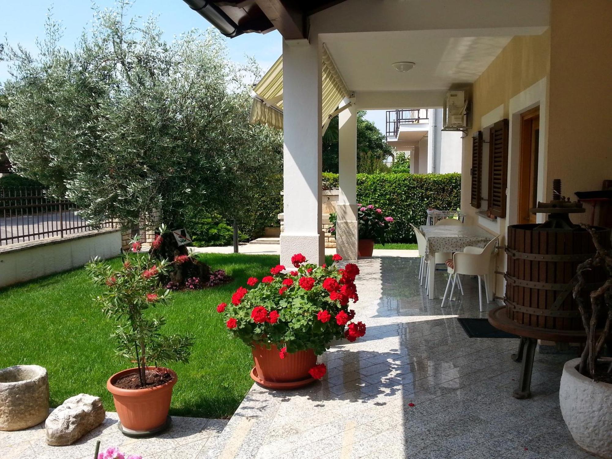 Ulika Rooms & Apartments Porec Exterior photo