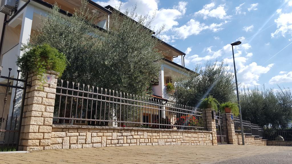 Ulika Rooms & Apartments Porec Exterior photo