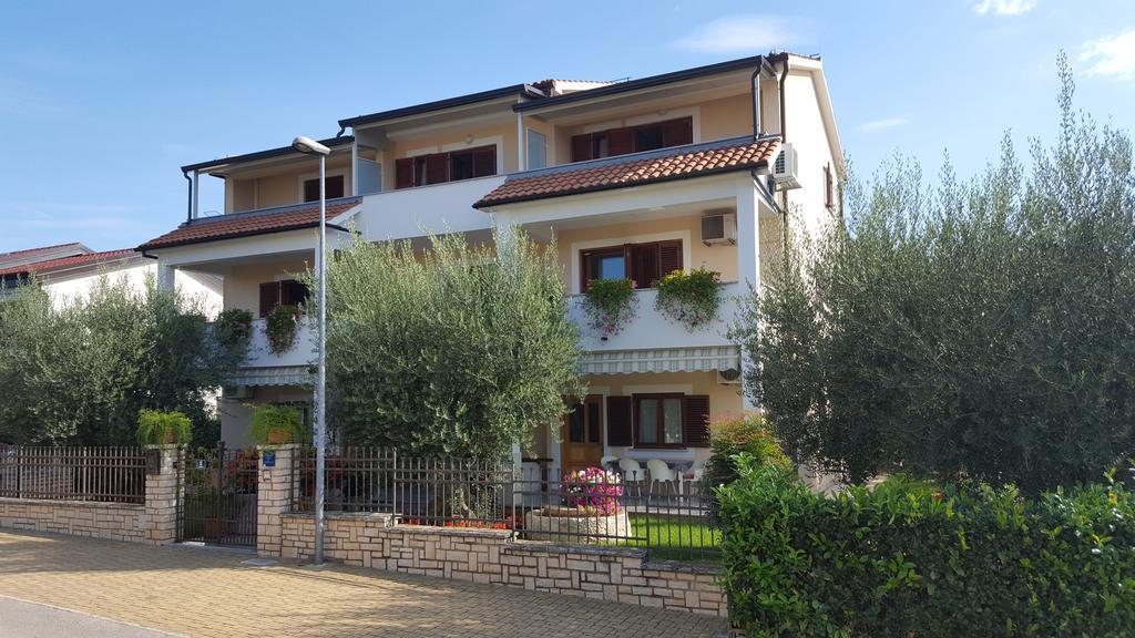 Ulika Rooms & Apartments Porec Exterior photo