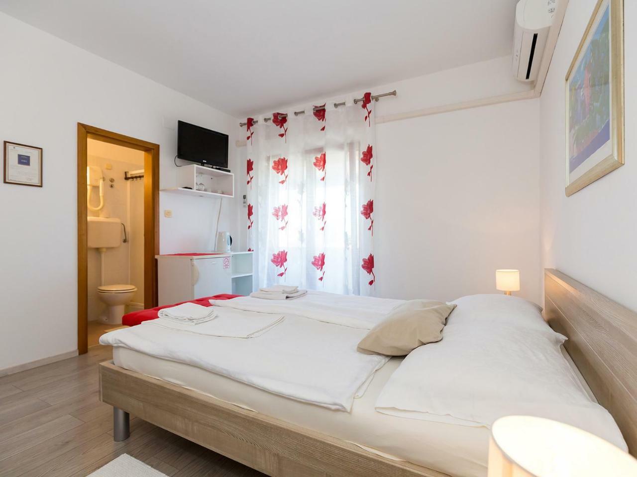 Ulika Rooms & Apartments Porec Exterior photo