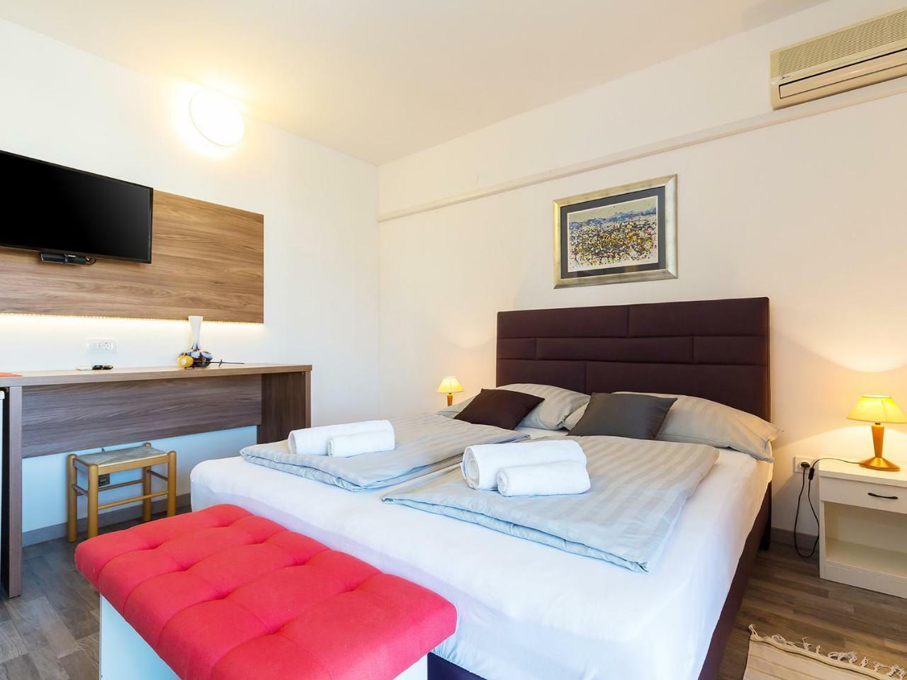 Ulika Rooms & Apartments Porec Exterior photo